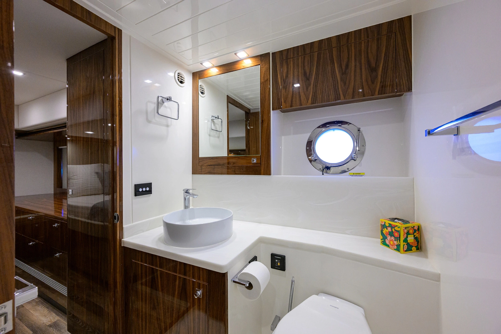 2023 Riviera 5400 Sport Yacht