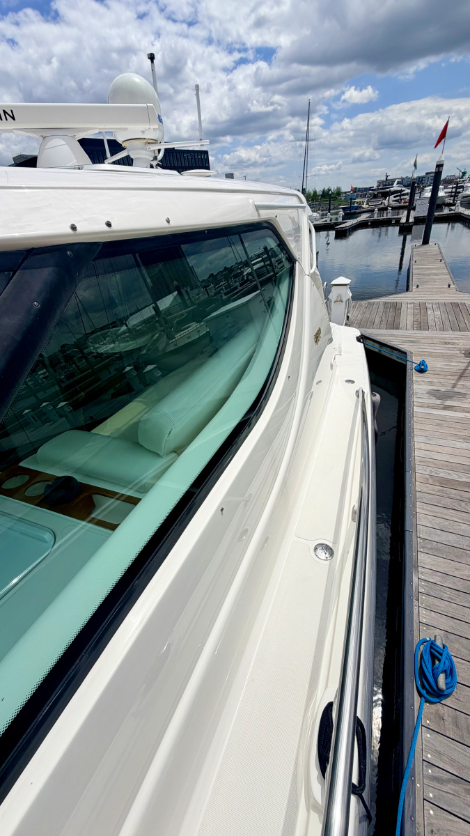 2009 Tiara Yachts 4300 Sovran