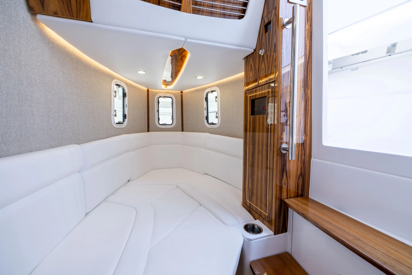 42ft HCB Yacht For Sale