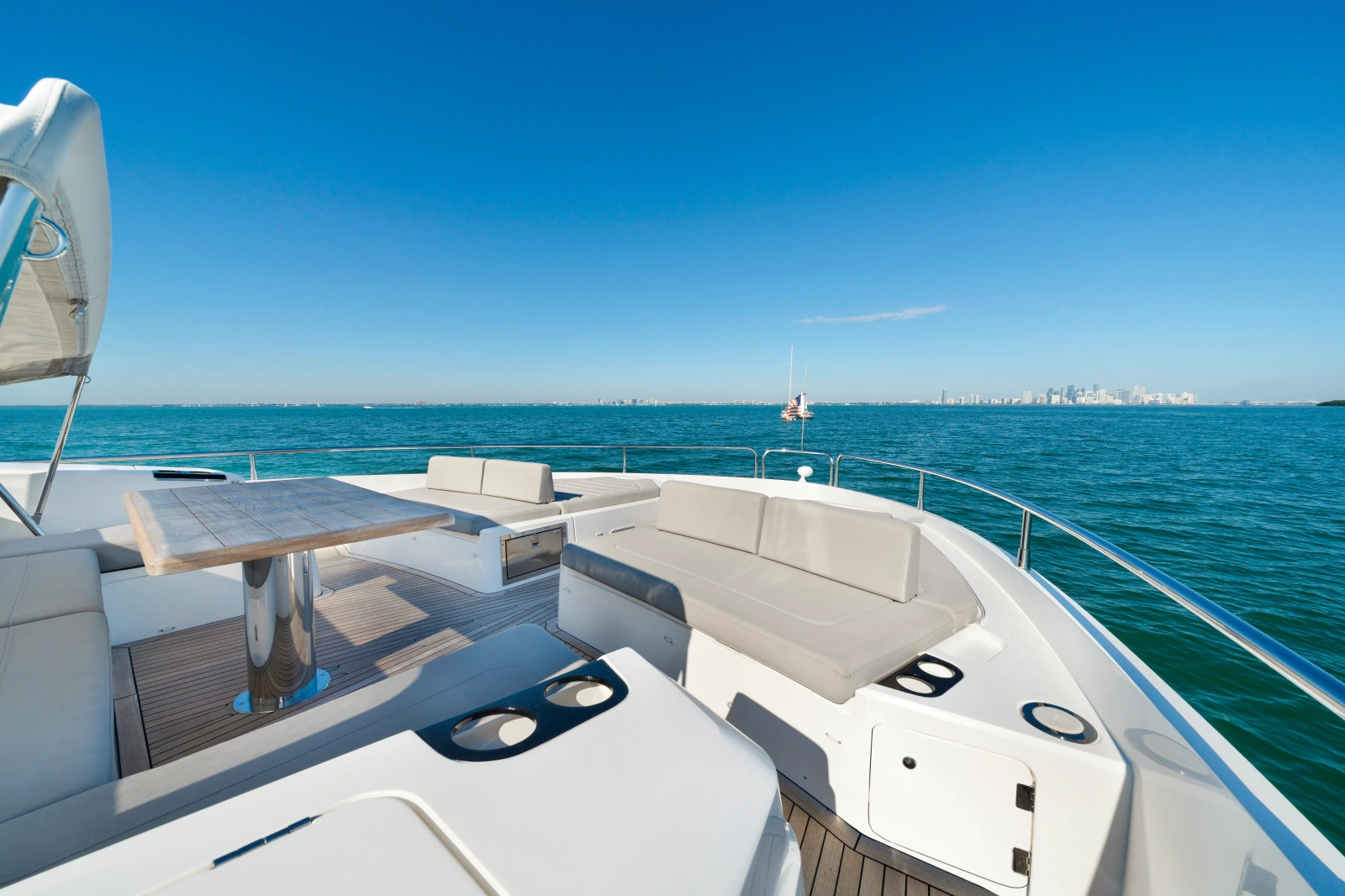 2020 Sunseeker 76 Yacht
