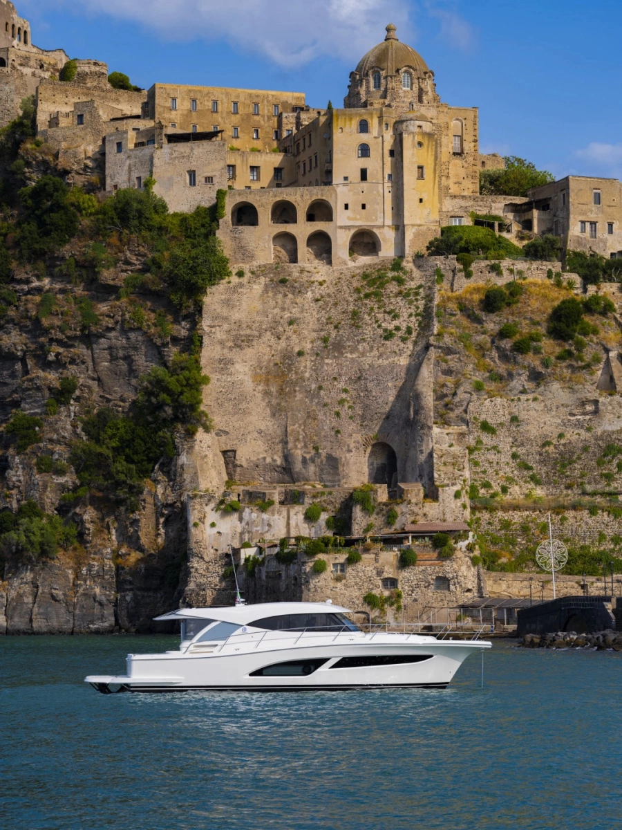 465 SUV 46ft Riviera Yacht For Sale