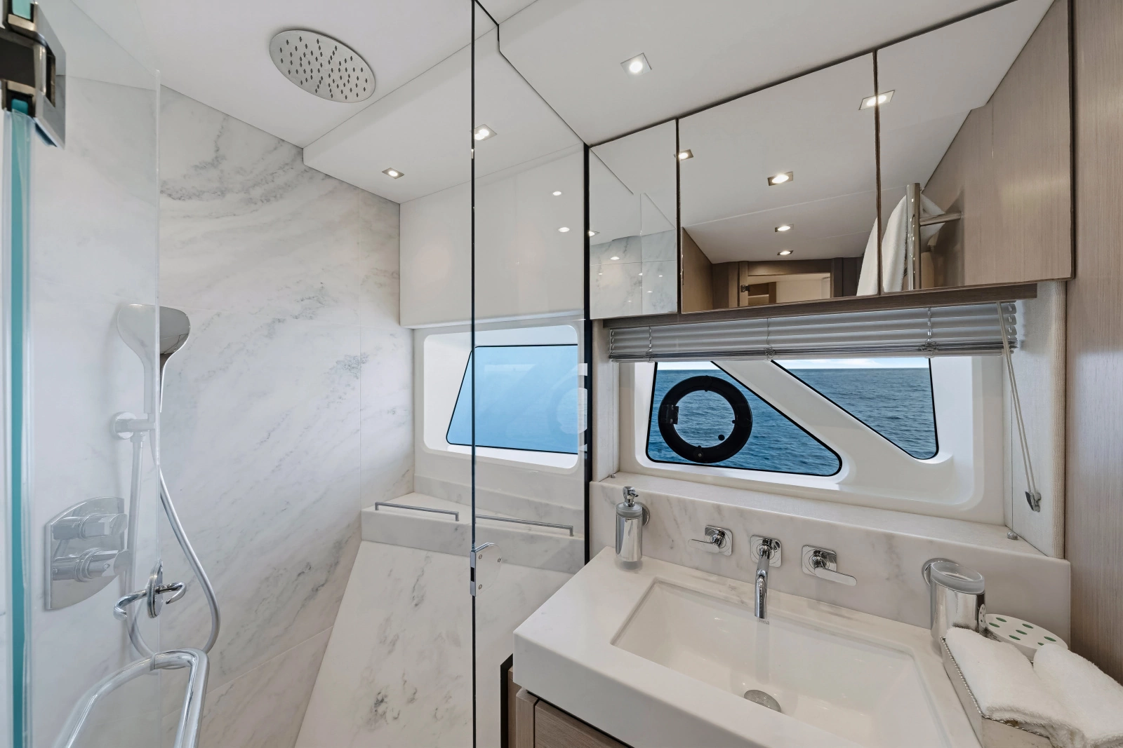 2020 Sunseeker 76 Yacht