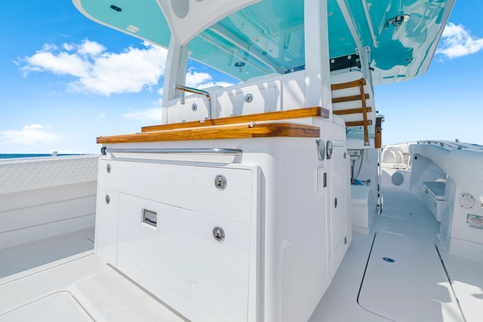 42ft HCB Yacht For Sale