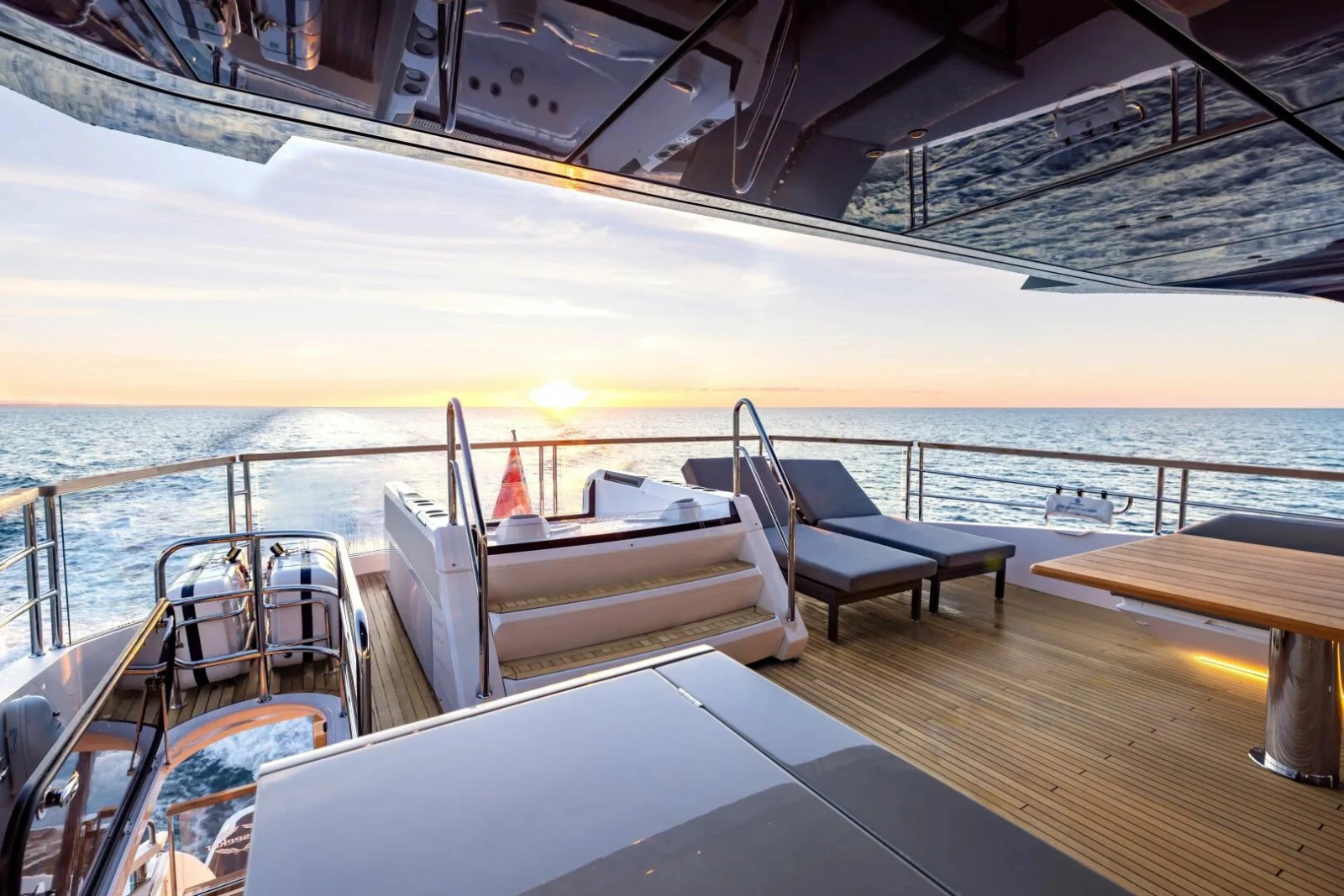 100 YACHT 100ft Sunseeker Yacht For Sale