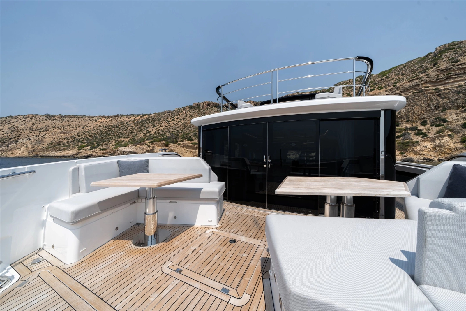 82 OCEAN ENCLOSED 82ft Sunseeker Yacht For Sale
