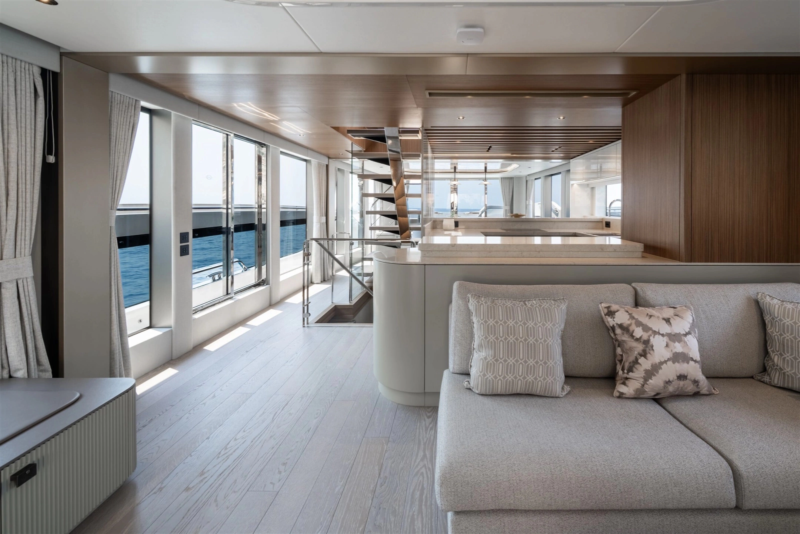82 OCEAN ENCLOSED 82ft Sunseeker Yacht For Sale