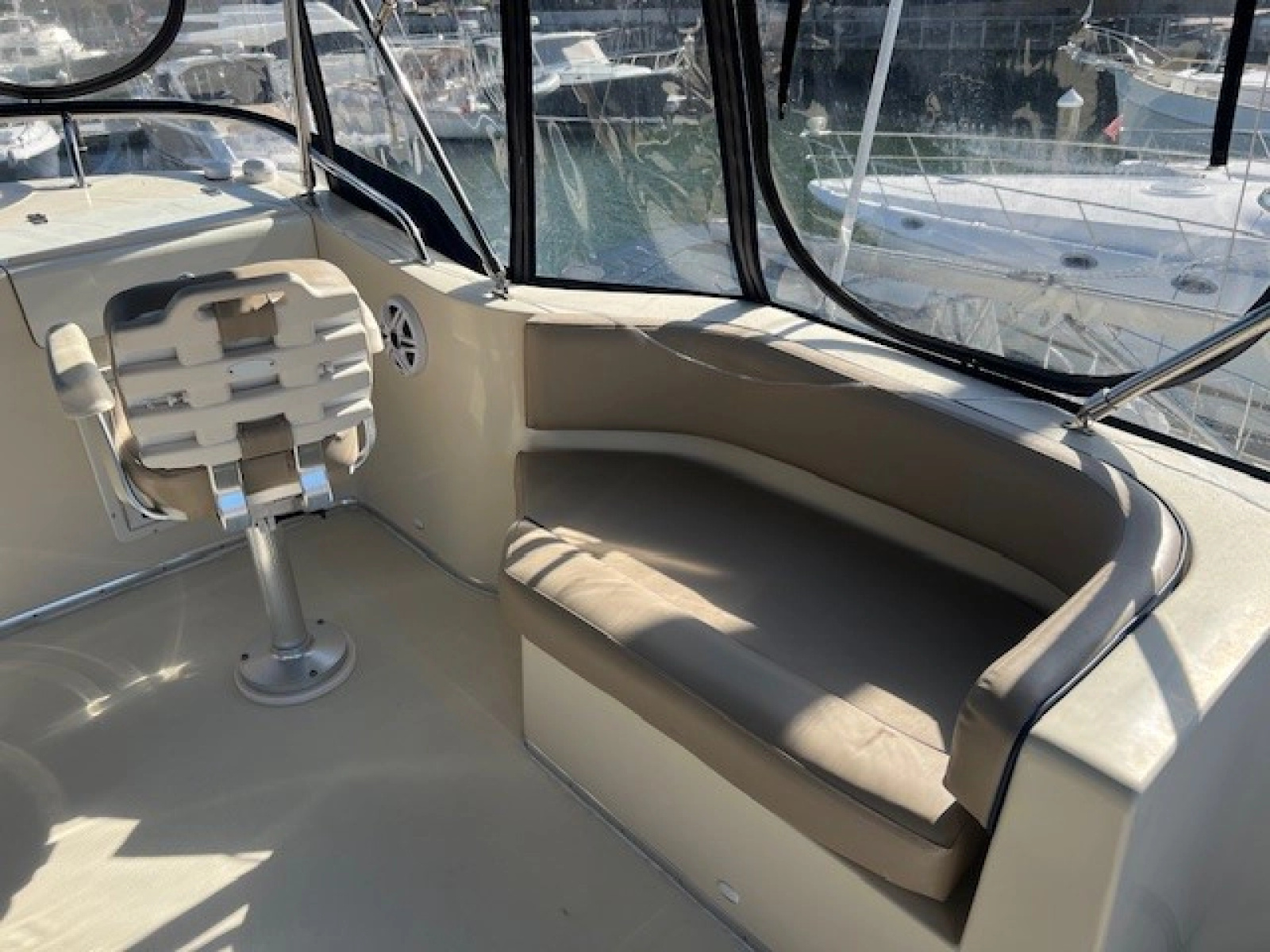 2006 Mainship 43 Trawler