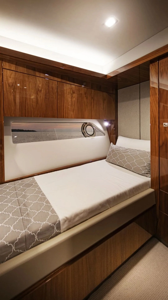 72 SPORTS MOTOR YACHT 72ft Riviera Yacht For Sale