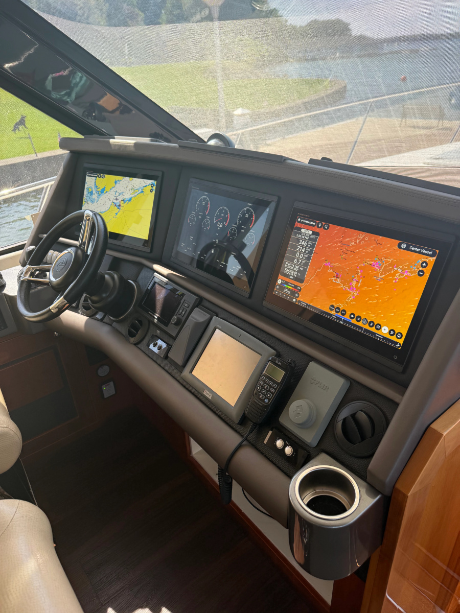 2015 Riviera 565 SUV