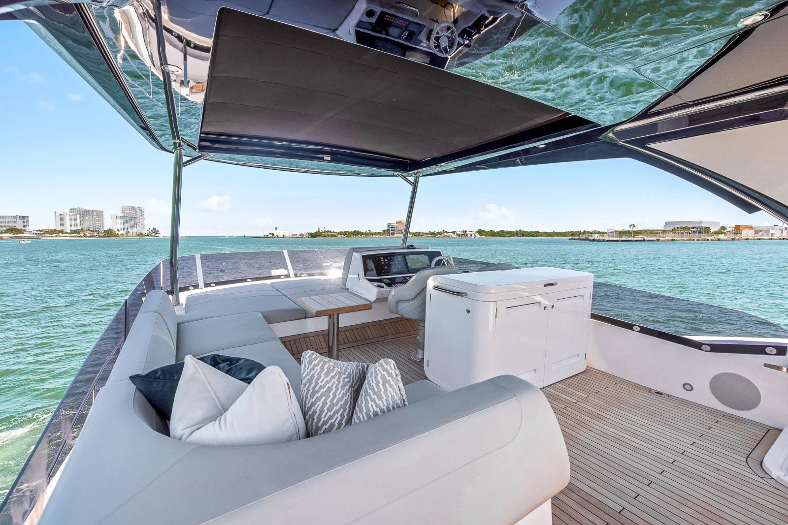 2024 Sunseeker Manhattan 68