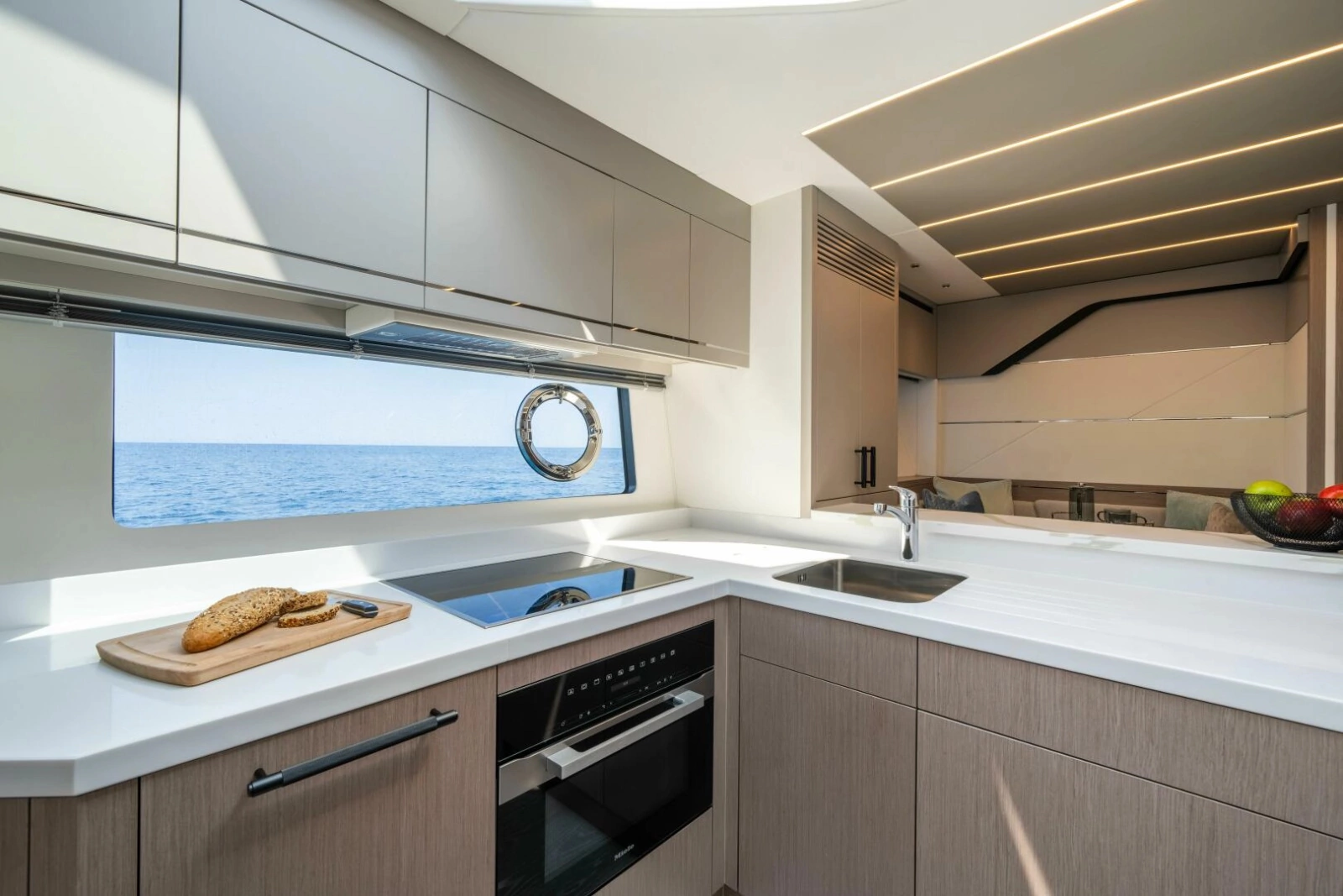 75 SPORT YACHT 75ft Sunseeker Yacht For Sale
