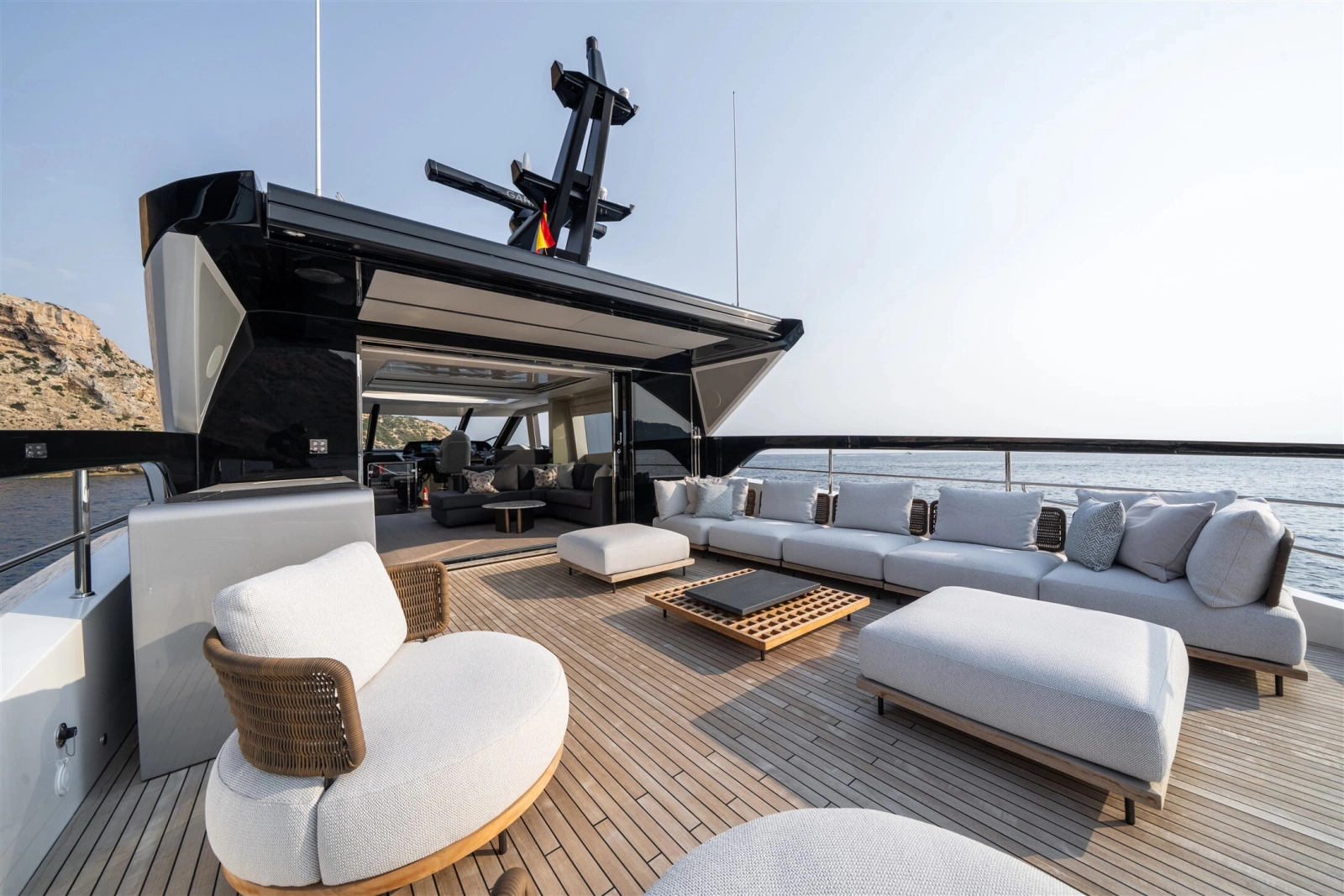82 OCEAN ENCLOSED 82ft Sunseeker Yacht For Sale