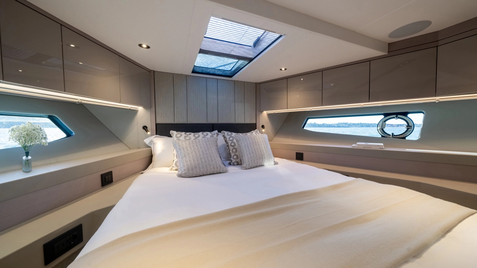 MANHATTAN 56 56ft Sunseeker Yacht For Sale
