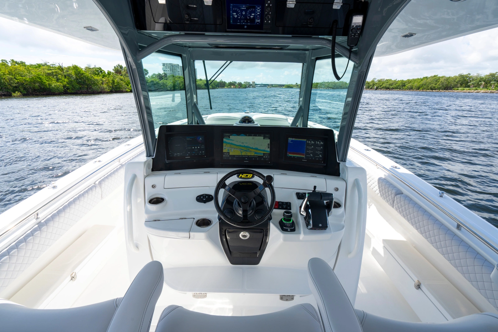42 Lujo 42ft HCB Yacht For Sale