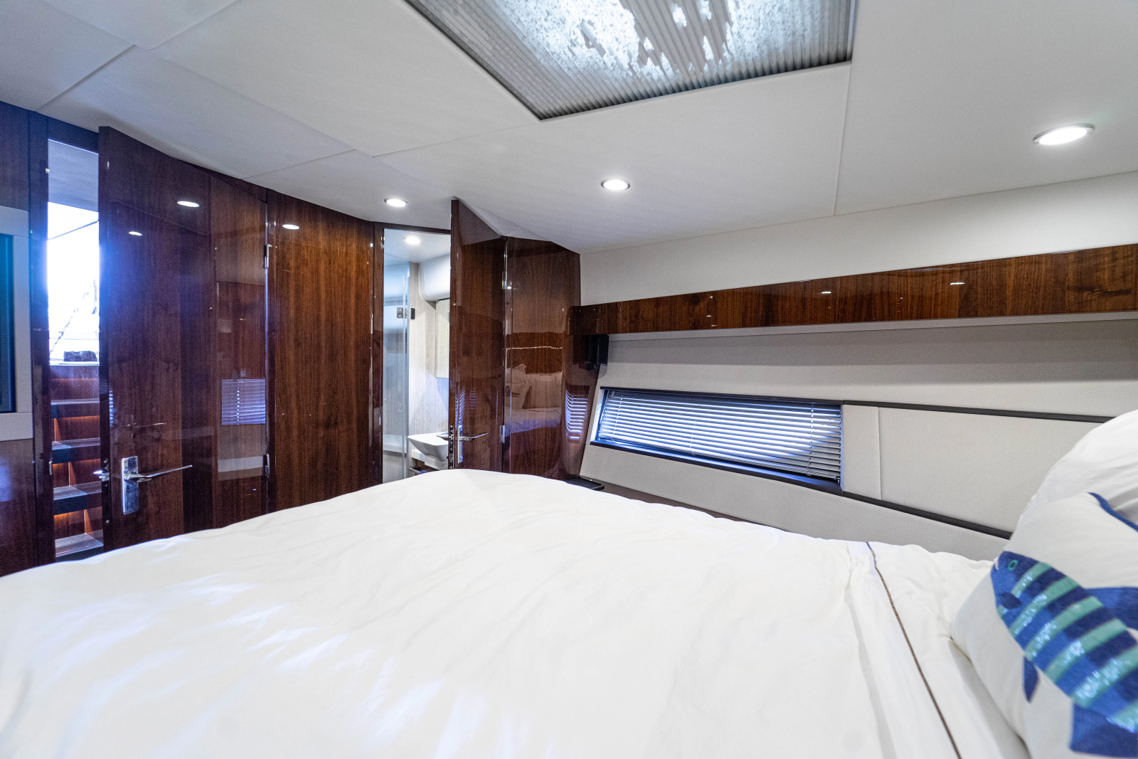2019 Fairline Squadron 53