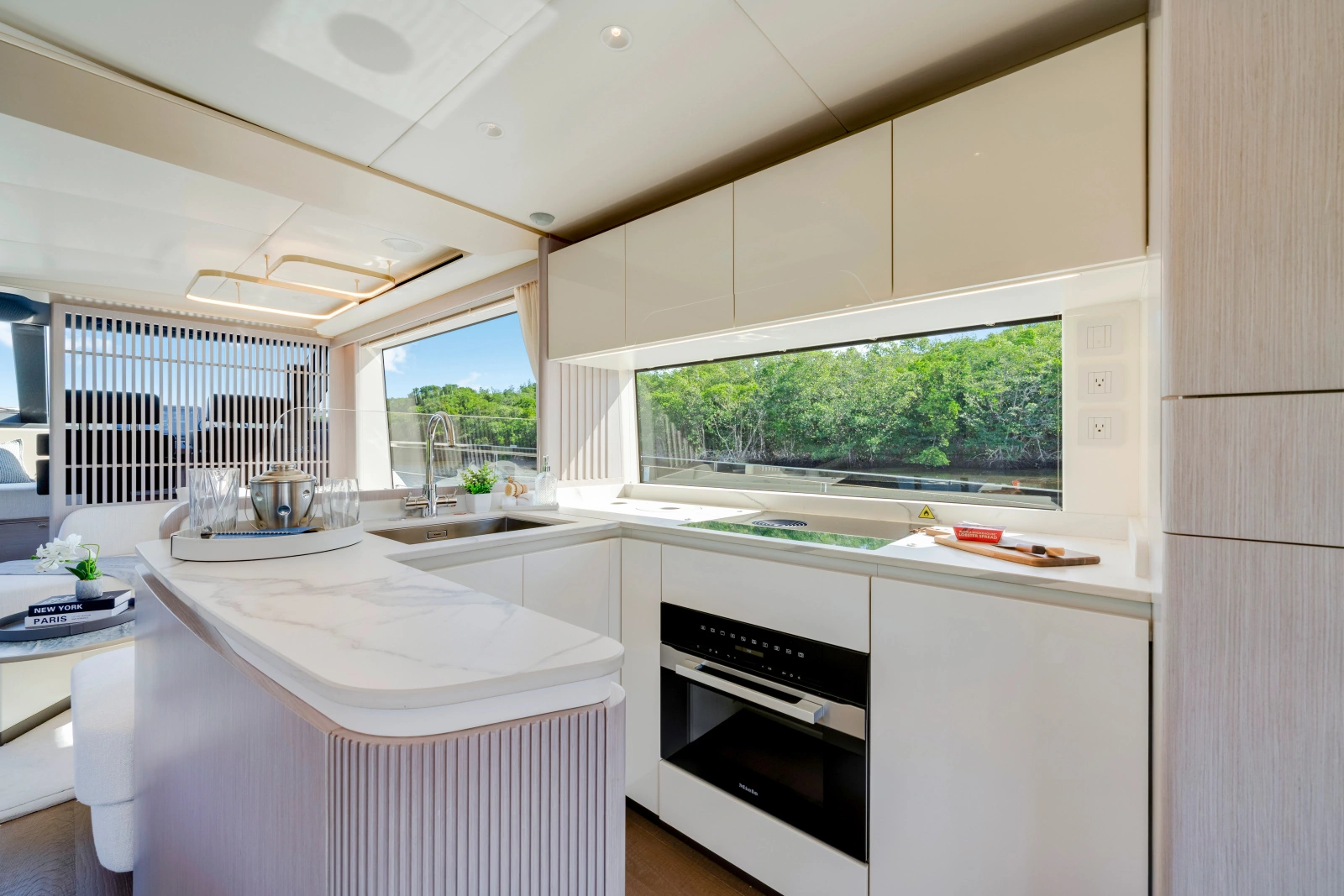 70 FLY 70ft Absolute Yacht For Sale