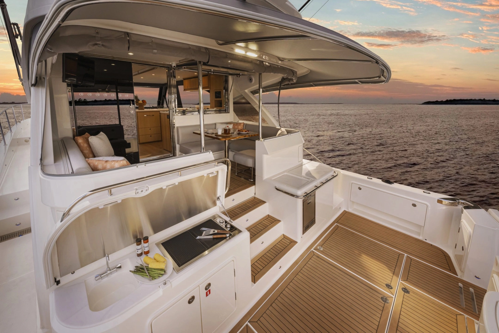 58 Sports Motor Yacht 58ft Riviera Yacht For Sale