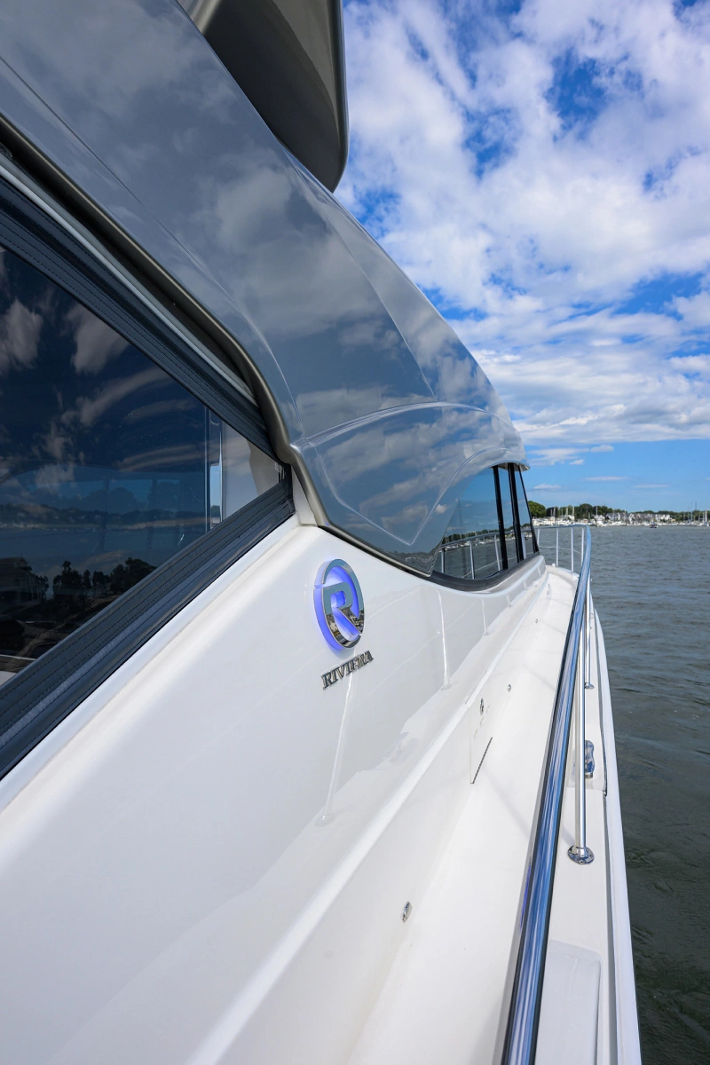 2023 Riviera 5400 Sport Yacht