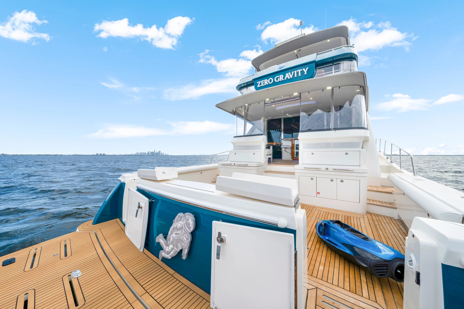 2025 Riviera 72 Sports Motor Yacht
