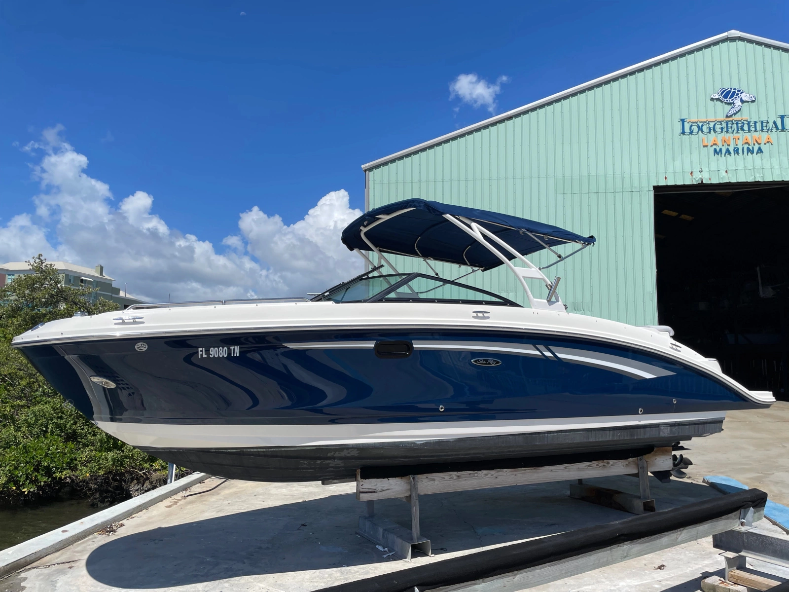2017 Sea Ray SDX 270