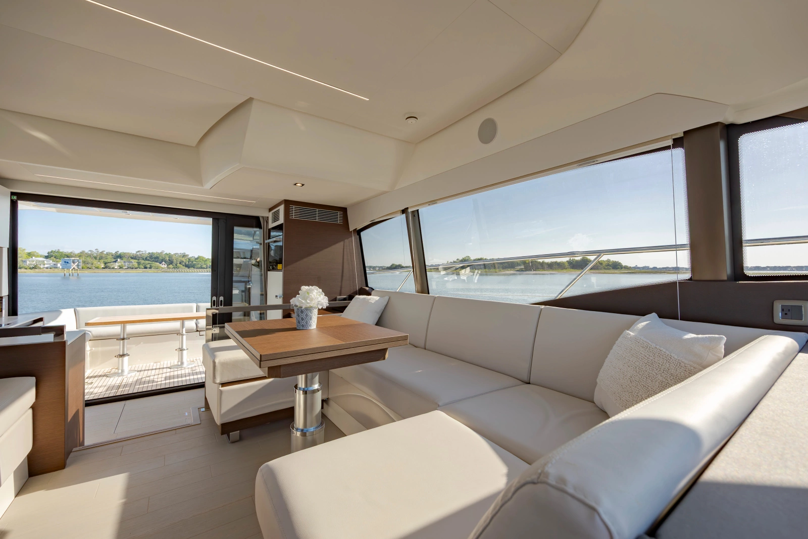 2024 Prestige 460