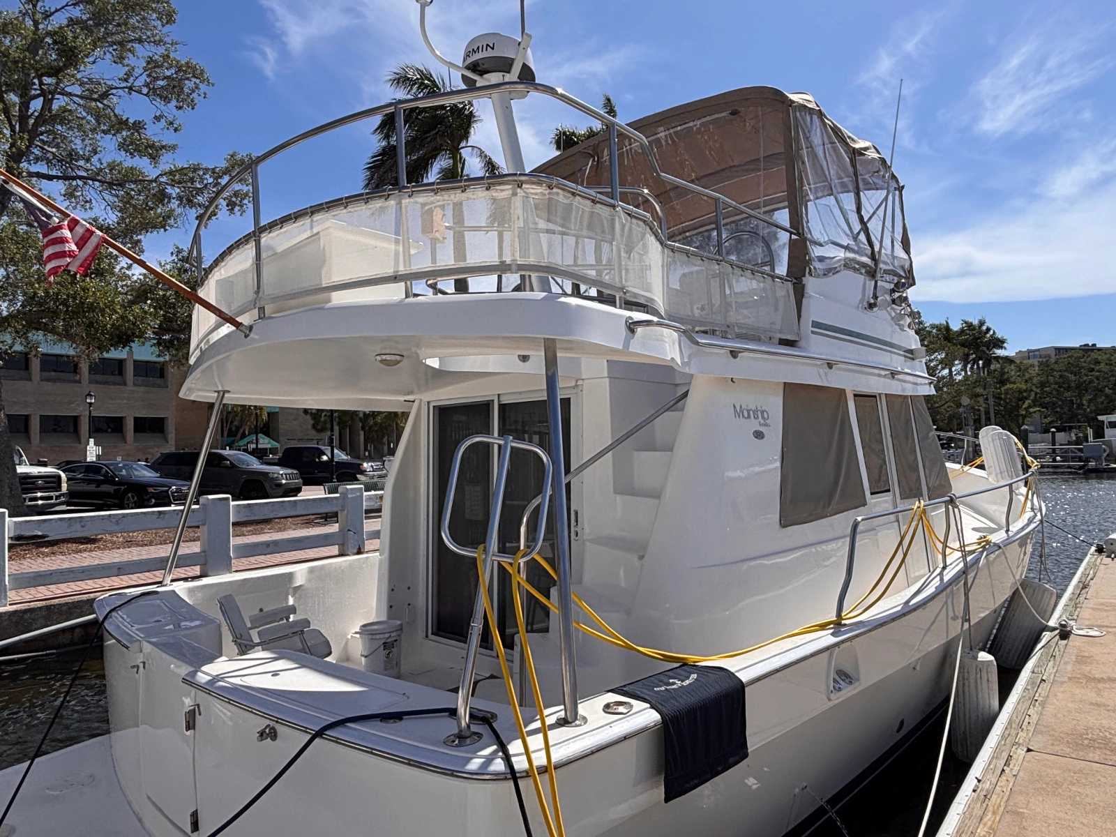 2003 Mainship 390 Trawler