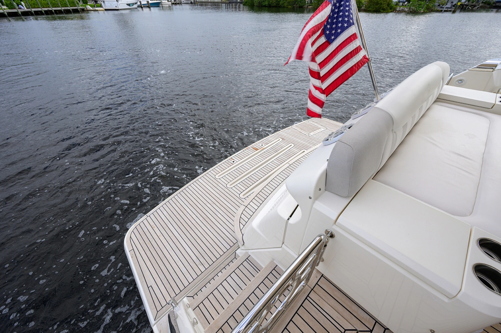 2019 Riviera 5400 Sport Yacht