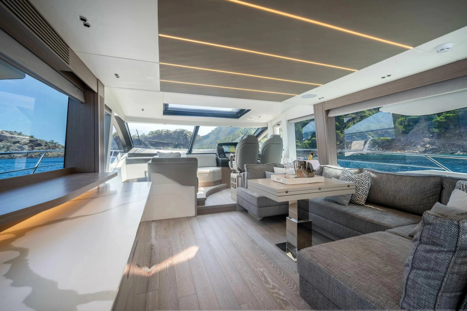 75 SPORT YACHT 75ft Sunseeker Yacht For Sale