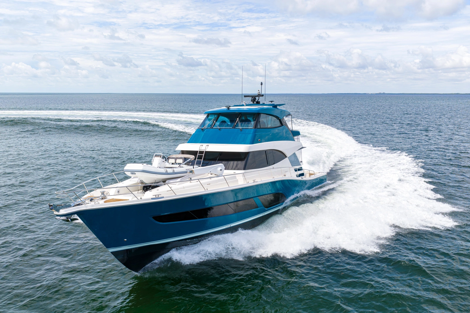 2025 Riviera 72 Sports Motor Yacht