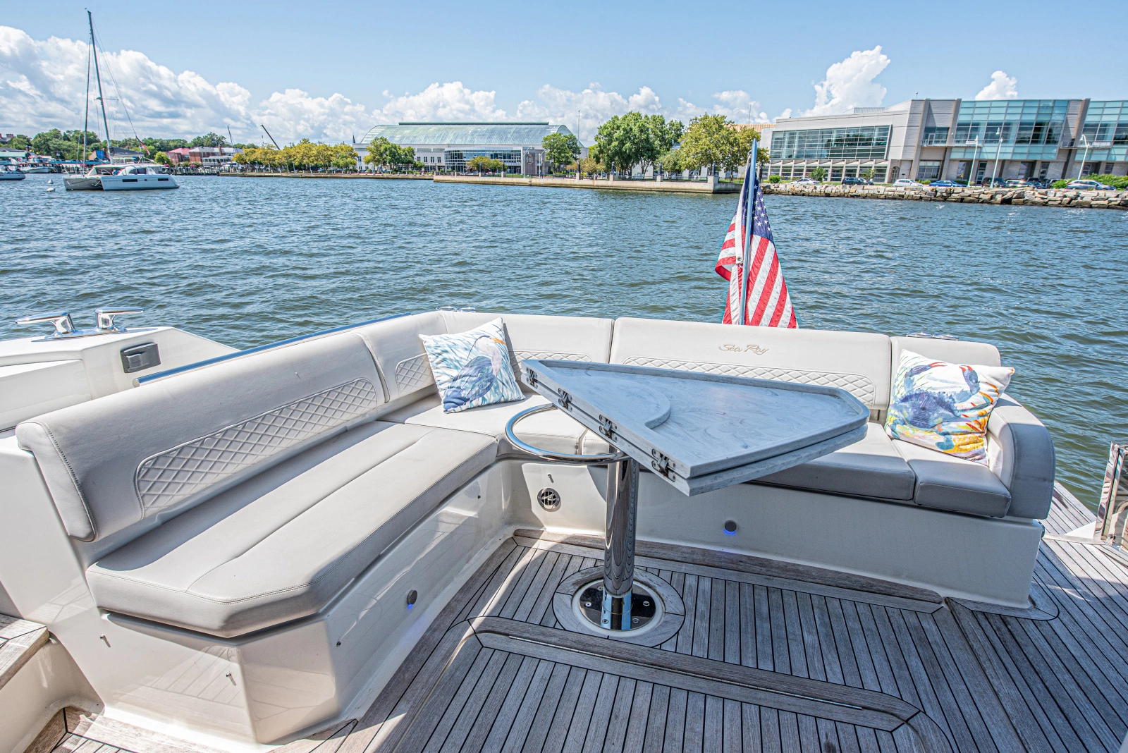 2018 Sea Ray L550