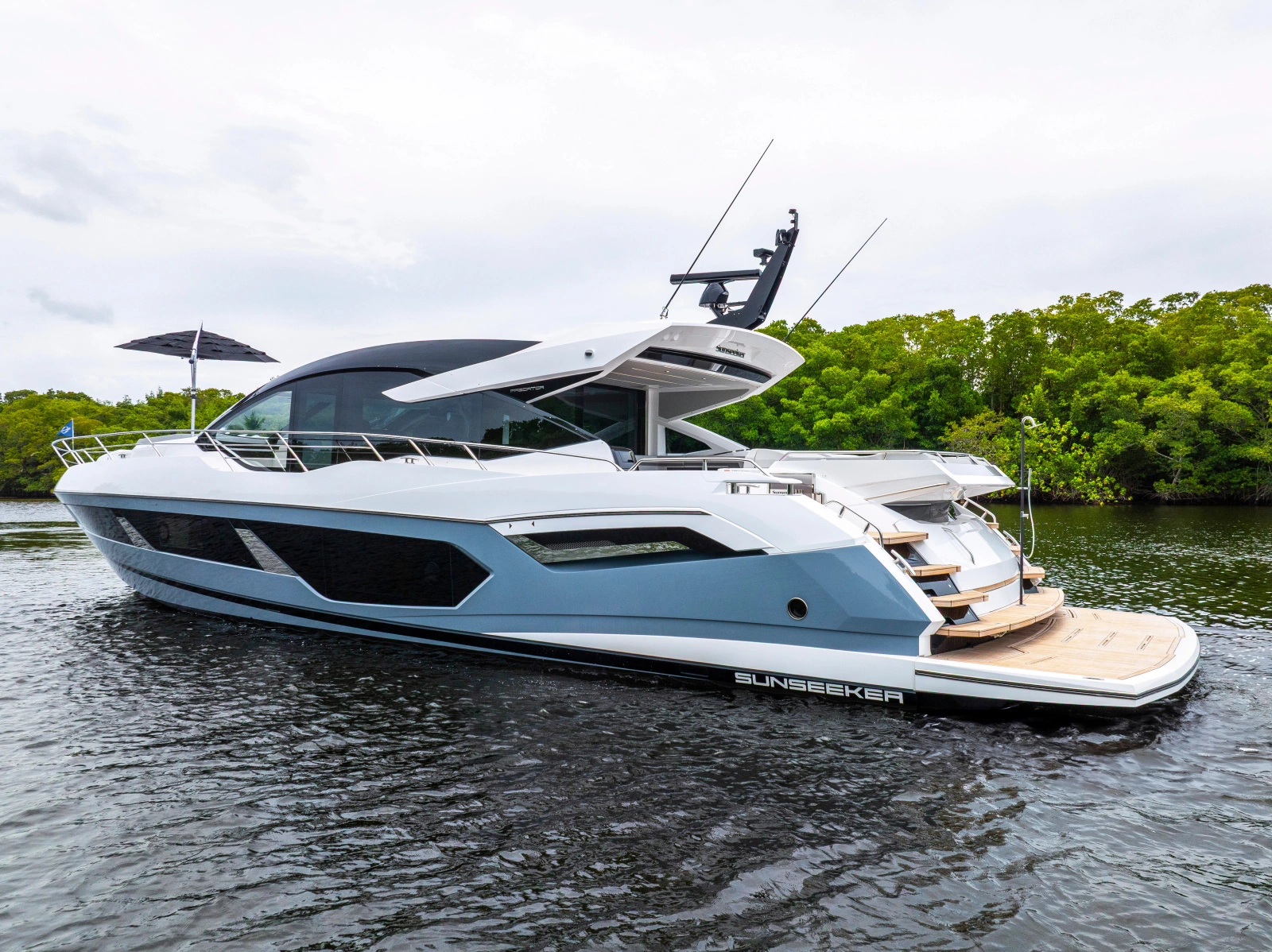 PREDATOR 75 75ft Sunseeker Yacht For Sale
