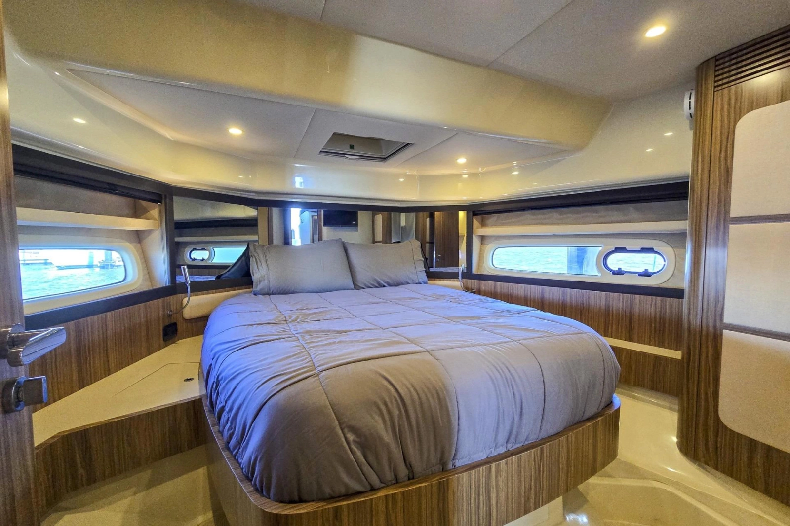 2015 Azimut Magellano 43