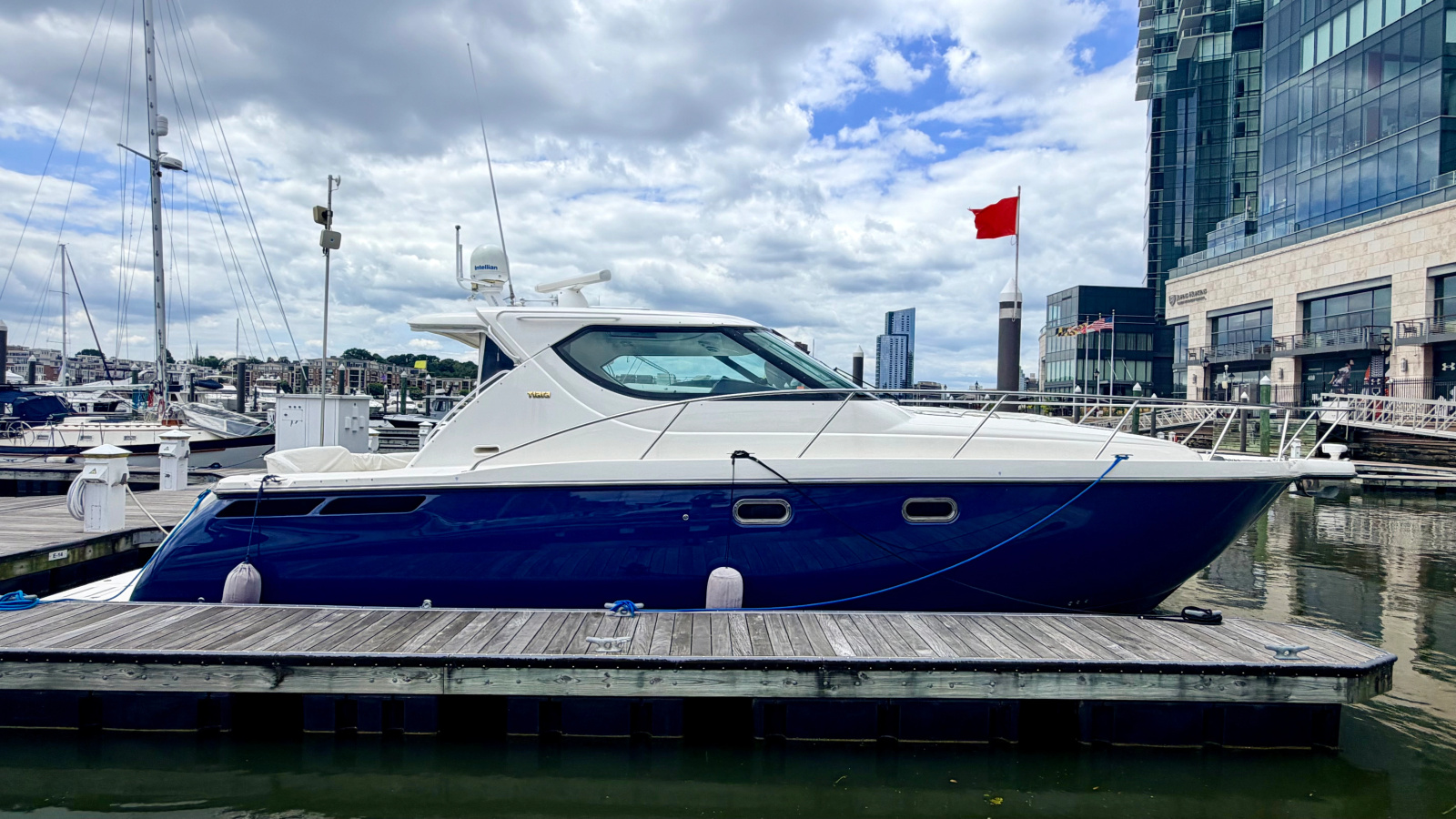 2009 Tiara Yachts 4300 Sovran