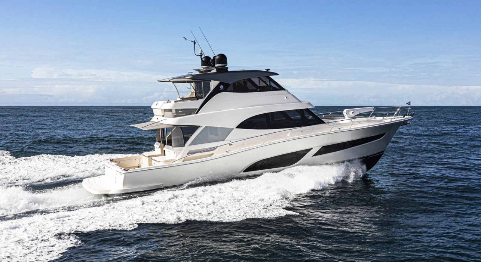 64 Sports Motor Yacht 64ft Riviera Yacht For Sale