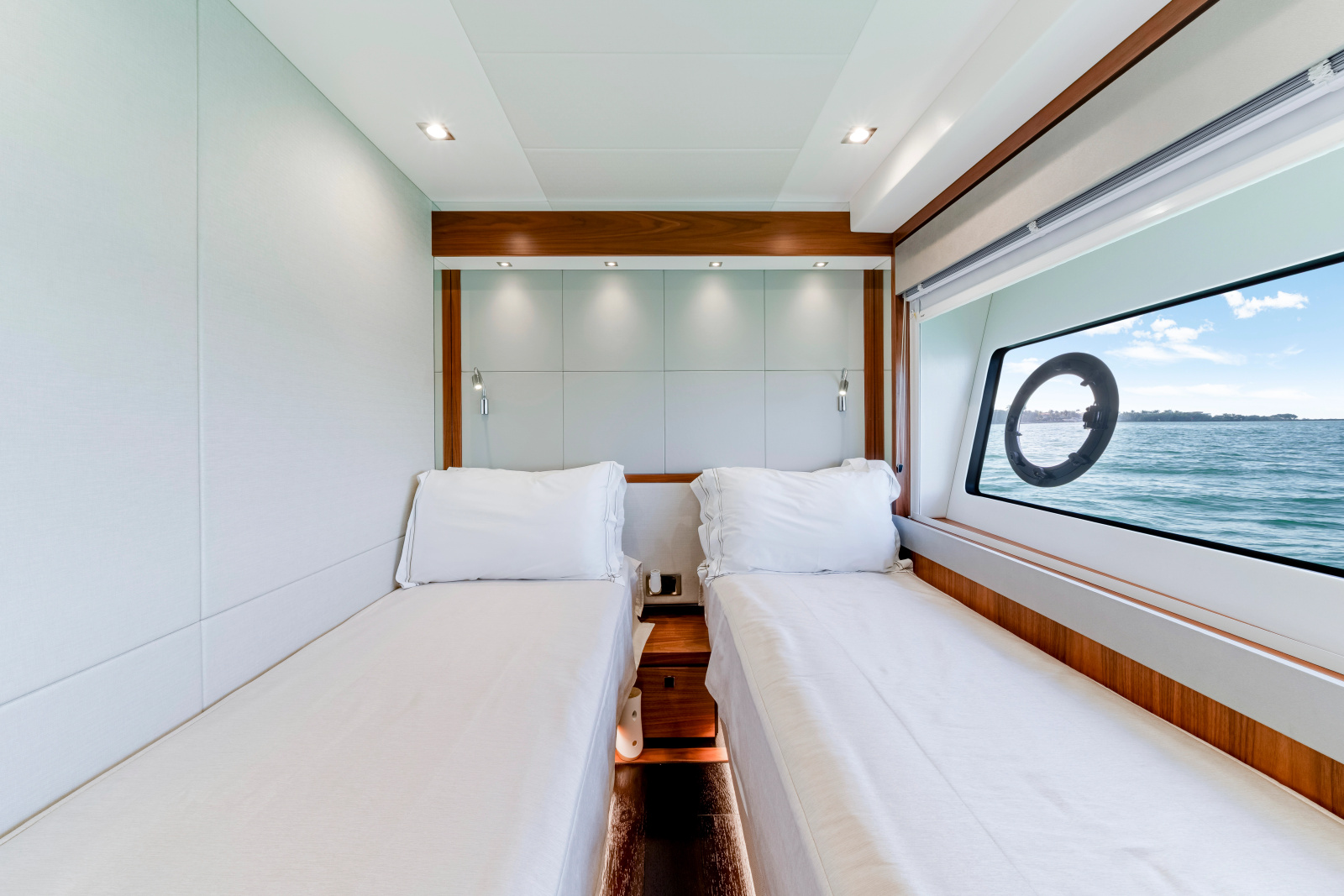 2020 Sunseeker 76 Yacht