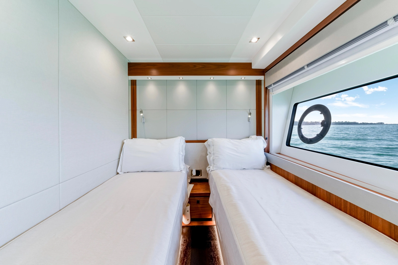 2020 Sunseeker 76 Yacht