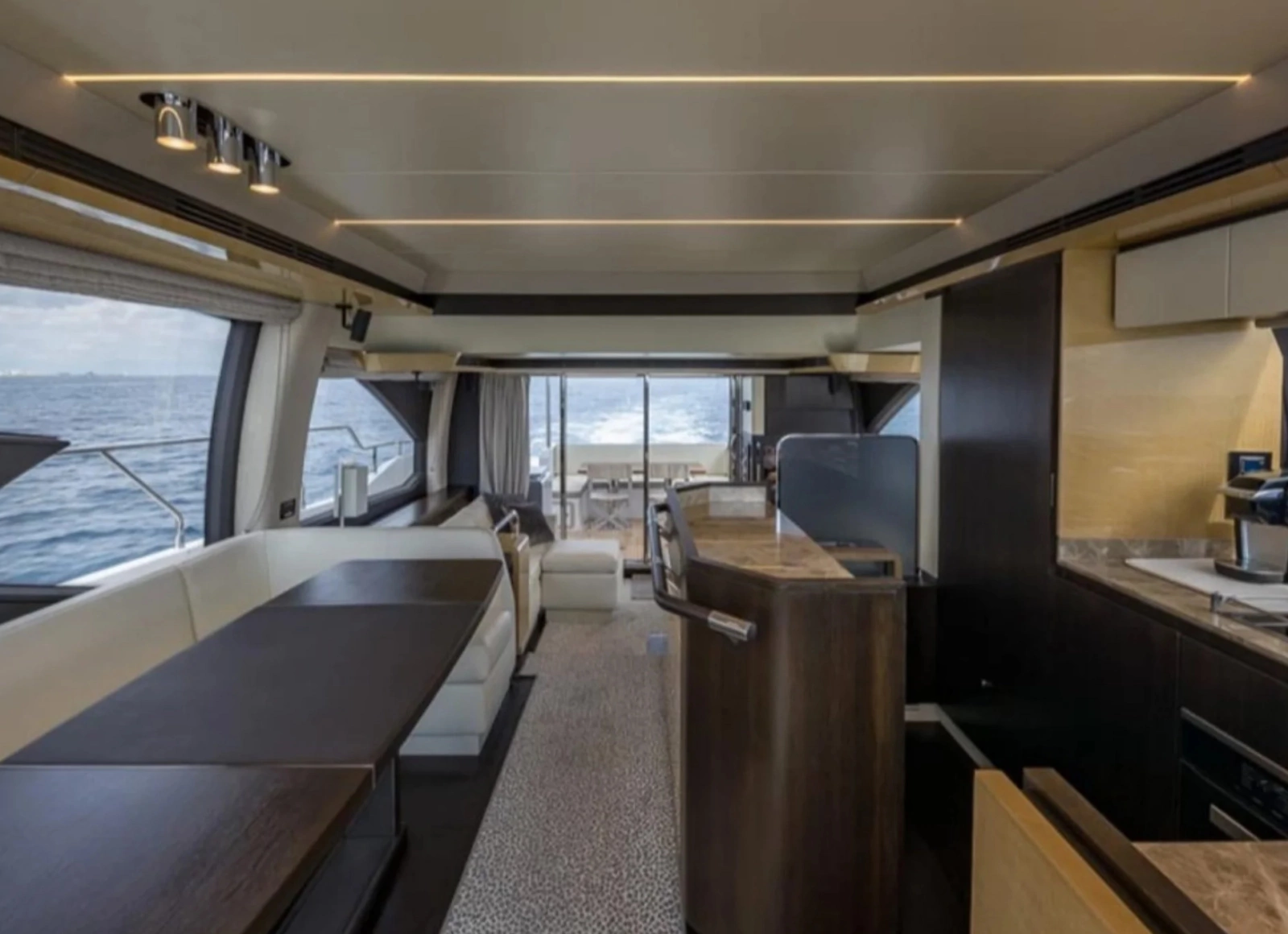 2016 Azimut 66 Fly