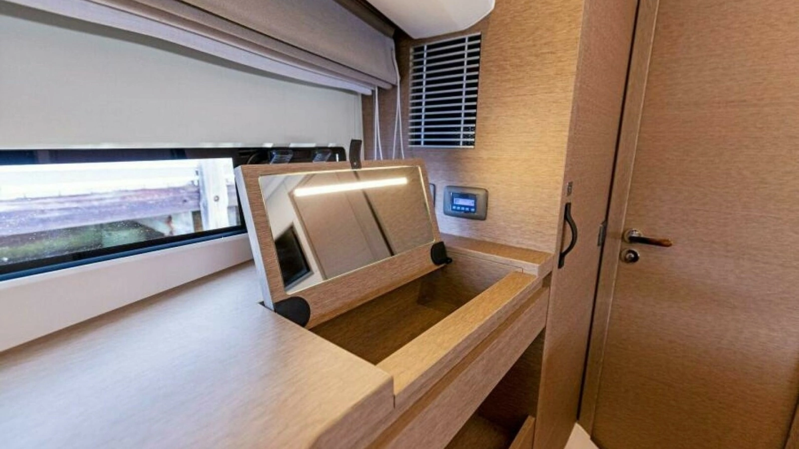 2025 Prestige 460 Flybridge - Sistership