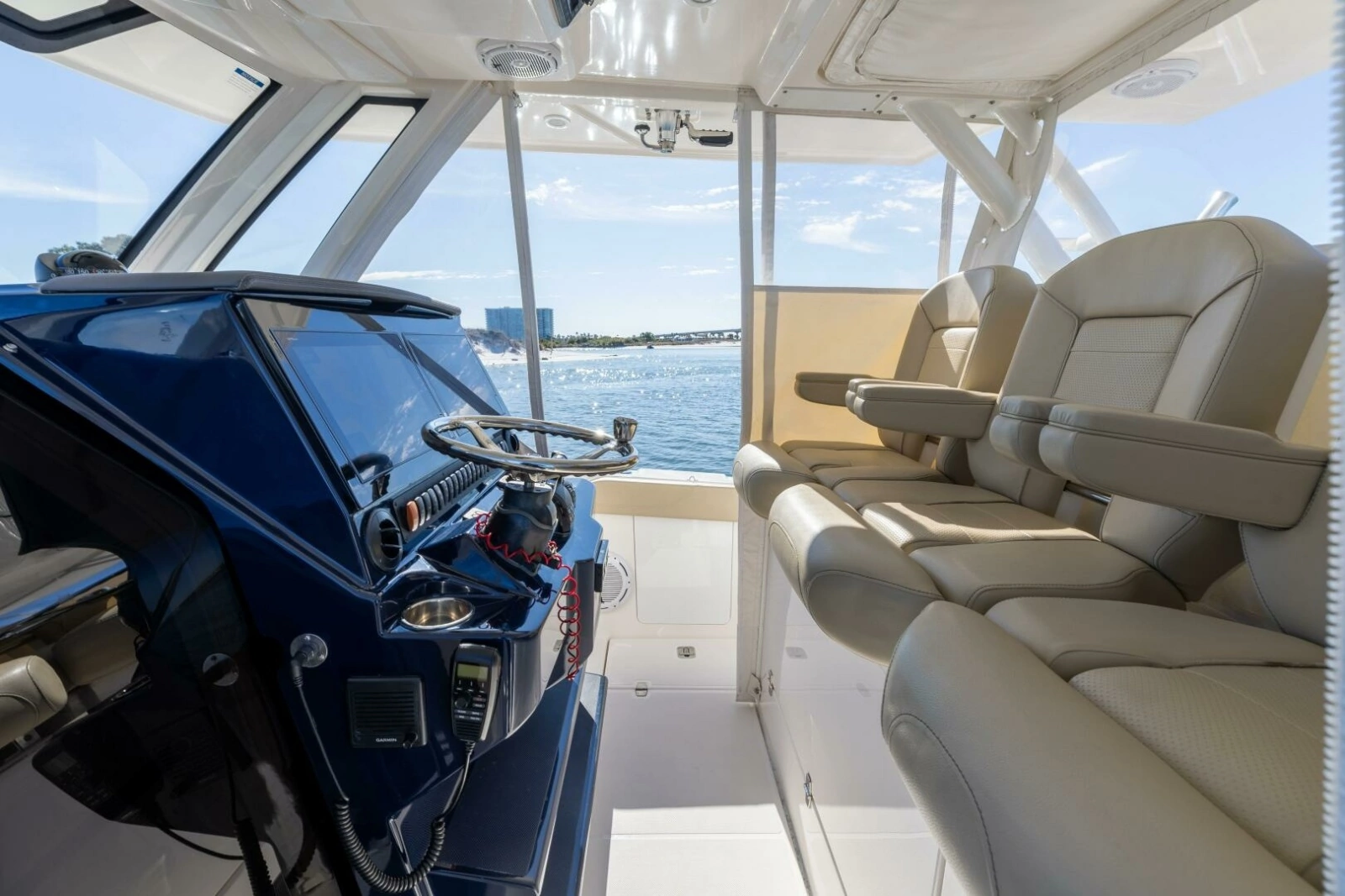 2019 Pursuit S 368 Moon Dogg Helm