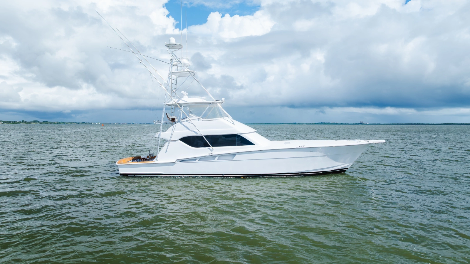 2005 Hatteras 60 Convertible