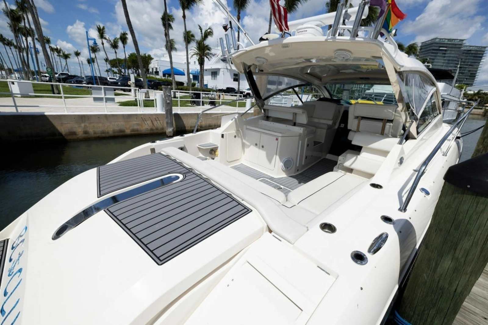 2014 Pursuit 365i Sport Coupe