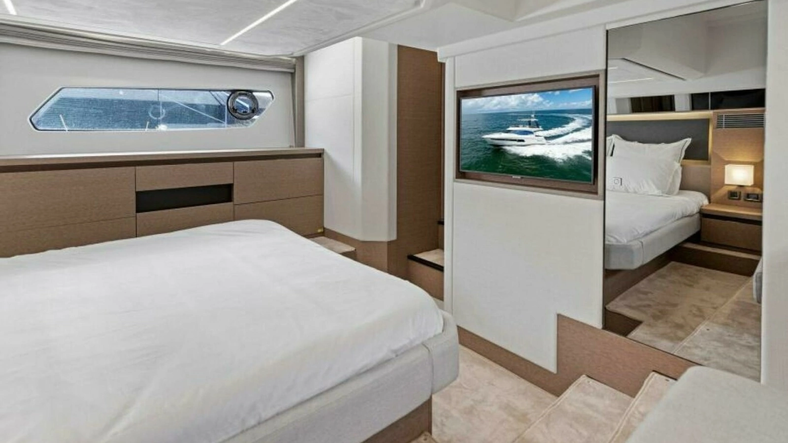 2025 Prestige 460 Flybridge - Sistership