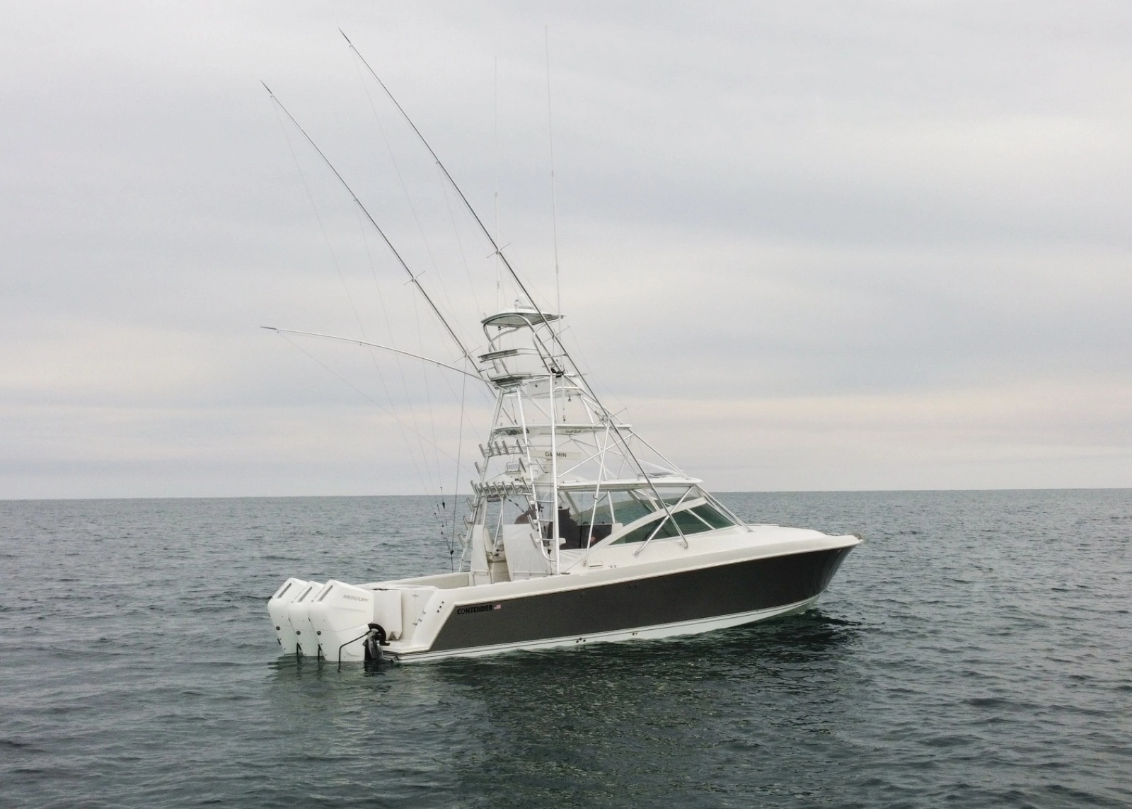 2011 Contender 40 Express photo 31