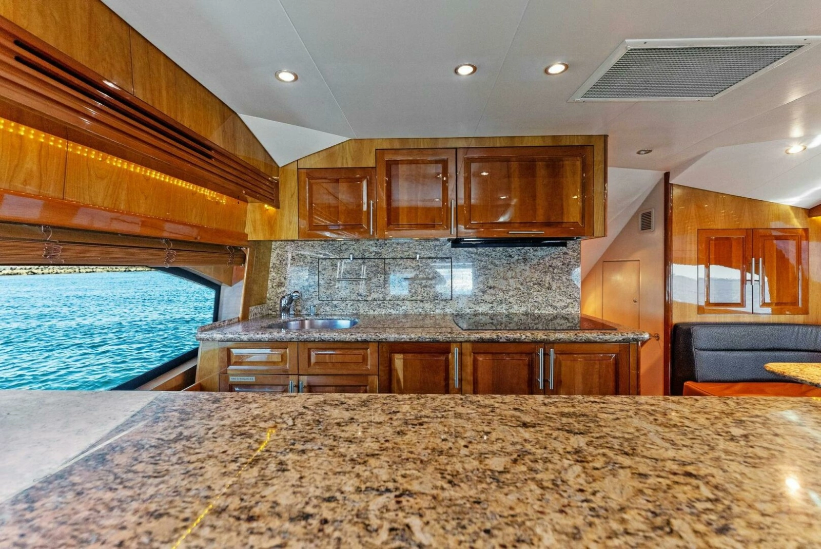 2007 Hatteras 64C - CHUPACBRA