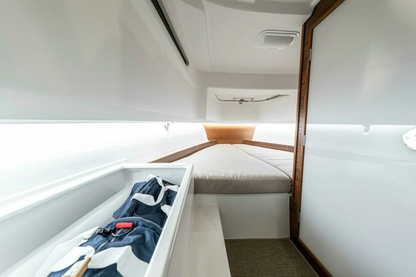 Nimbus Tender 8 Cabin