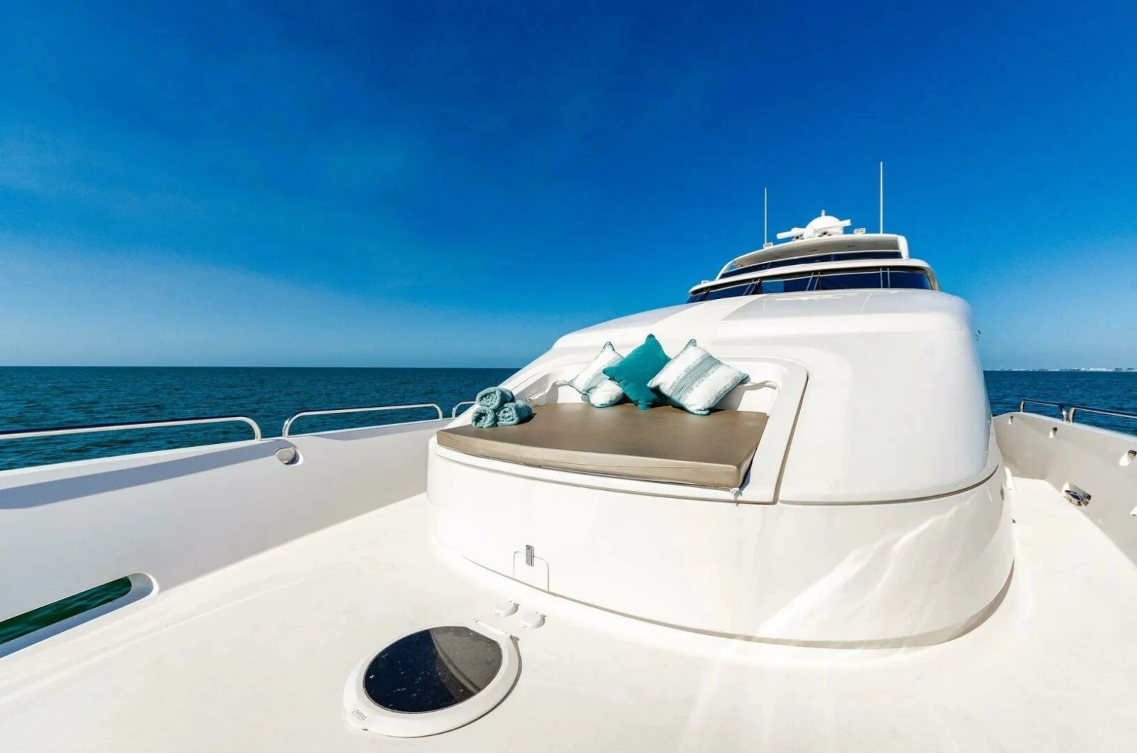 Serendipity 94ft Lazzara Yachts Yacht For Sale