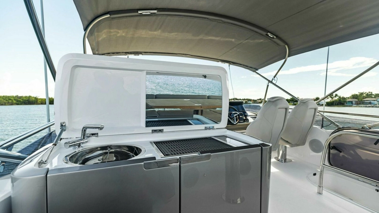 2025 Princess F50 Flybridge