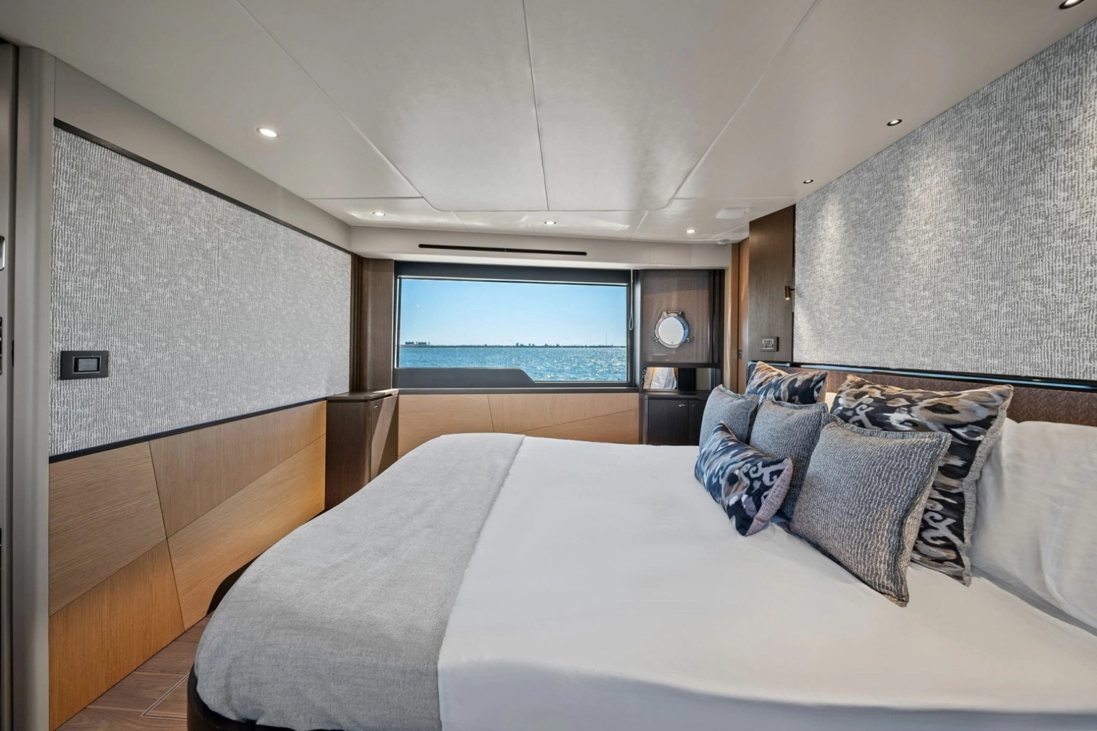 New 2027 56 Absolute Fly 56ft Absolute Yacht For Sale