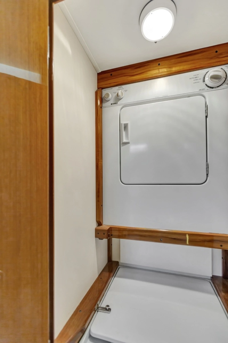 Viking 5- Lady S - Interior Laundry