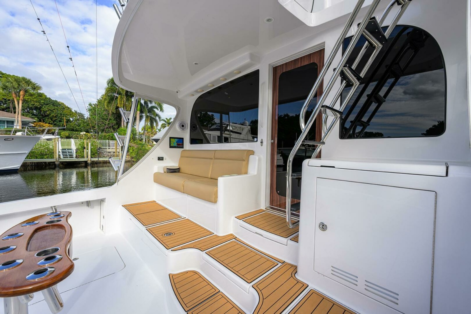 Hatteras 63 Reelin N Dealin - Exterior Cockpit